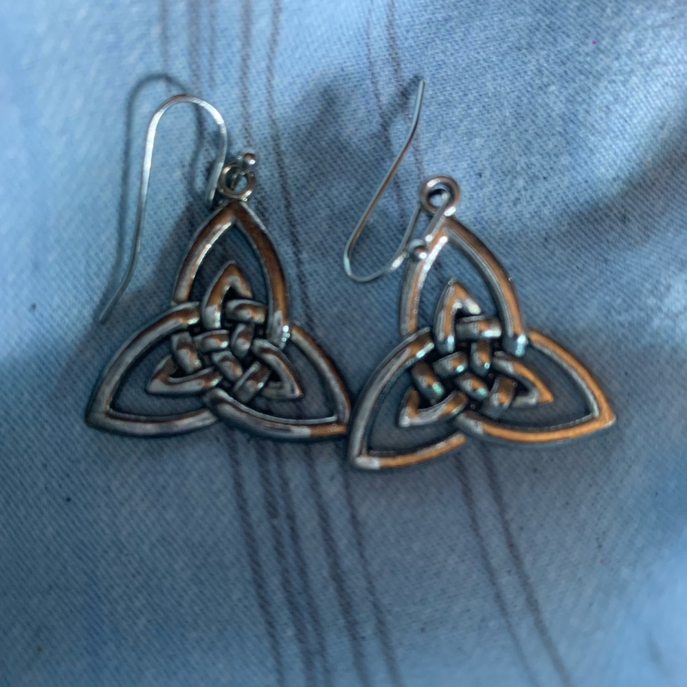 Elegant Silver Celtic Knot Earrings